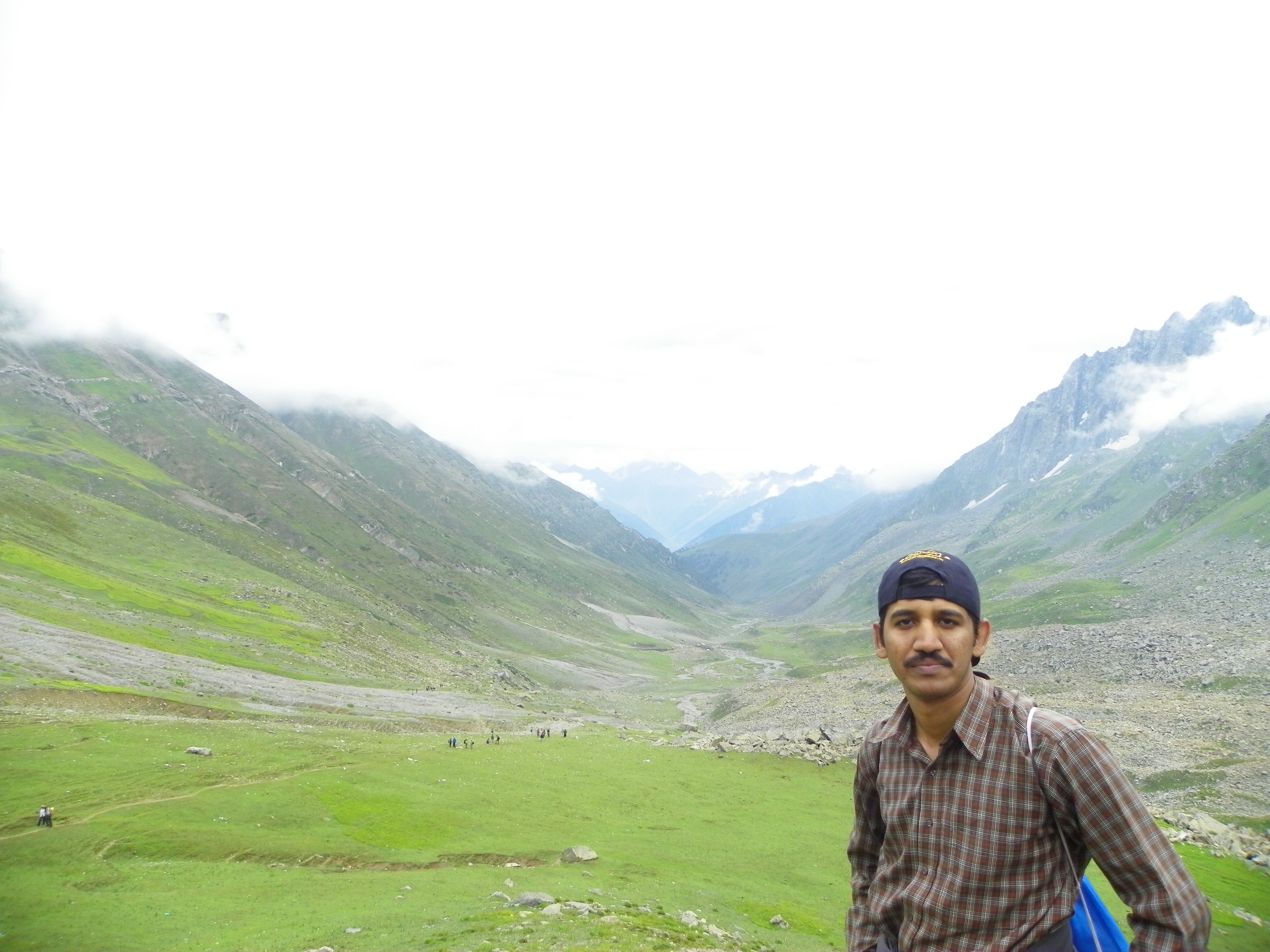 Suveer T N on the Vishansar route during the Kashmir Great Lakes trek