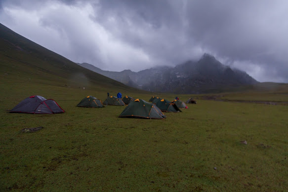 Campsite tents at Satsar Lake
